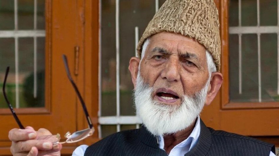 जम्मू कश्मीर के अलगाववादी नेता सैयद अली शाह गिलानी का 92 साल की उम्र में निधन Jammu and Kashmir's separatist leader Syed Ali Shah Geelani passed away on Wednesday night. He was 92 years old.