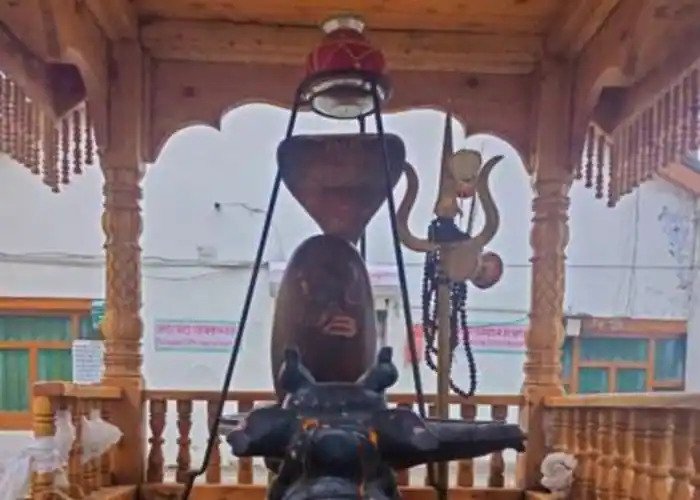 देवों के देव महादेव त्रिलोकनाथ का घर बैठकर ऑनलाइन करें दर्शन A temple of Mahadev, the god of gods, is in discussion these days. The reason is that this very ancient temple can now be visited online.