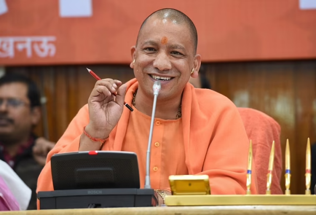 उत्तर प्रदेश सरकार ने राज्य में पांच आईएएस अधिकारियों का किया तबादला