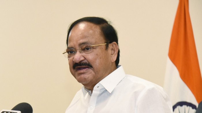 भारतीय अर्थव्यवस्था में 5 ट्रिलियन डॉलर तक पहुंचने की क्षमता : उपराष्ट्रपति वैंकेया नायडू The Vice President, Shri Venkaiah Naidu today said that the Center and the States should work in the spirit of Team India for the long-term