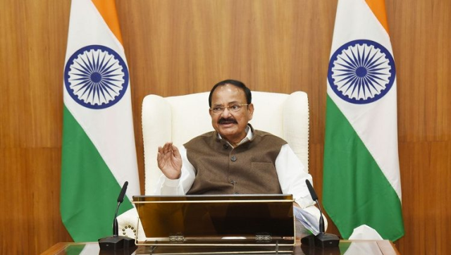 उपराष्ट्रपति नायडू ने भारत में सोलर पीवी सेल और मॉड्यूल का उत्पादन बढ़ाने का आह्वान किया