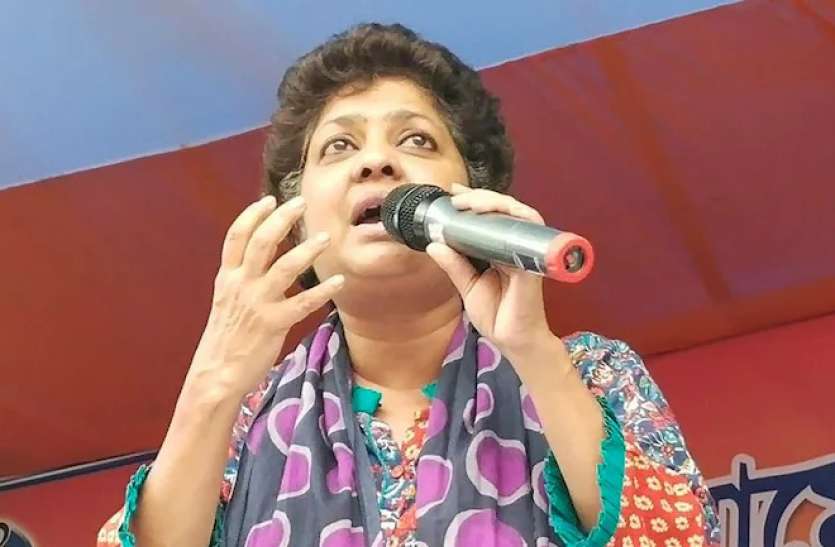 पश्चिम बंगाल: अर्पिता घोष को तत्काल प्रभाव से टीएमसी की महासचिव नियुक्त किया गया Arpita Ghosh has been appointed as General Secretary of Trinamool Congress with immediate effect. Arpita Ghosh suddenly resigned