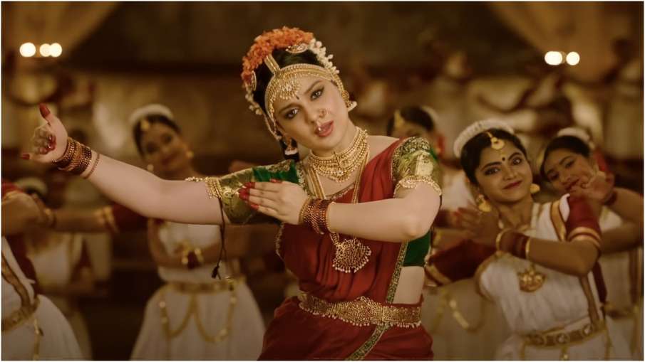कंगना रनौत ने महाराष्ट्र सरकार से सिनेमाघरों को खोलने के लिए की अपील Ahead of the release of her upcoming film 'Thalaivi', actress Kangana Ranaut has urged the Maharashtra government to allow theaters