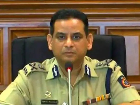 आरोपी ने कबूल किया अपना गुनाह, वारदात में इस्तेमाल हथियार भी बरामद; सरकार ने पीड़िता की बेटी को 20 लाख रुपए देने का किया ऐलान Mumbai Police Commissioner Hemant Nagrale has given. Commissioner Nagrale said that he would give relief to the victim's family.