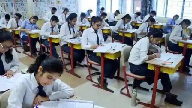 राजस्थान: राज्य में आज से खुले कक्षा 6 से 8 तक के प्राइवेट और सरकारी स्कूल, जानें कबसे चलेंगी प्राइमरी कक्षाए In Rajasthan today i.e. from 20th September, government and private schools of the state have opened for the students of class 6th to 8th.