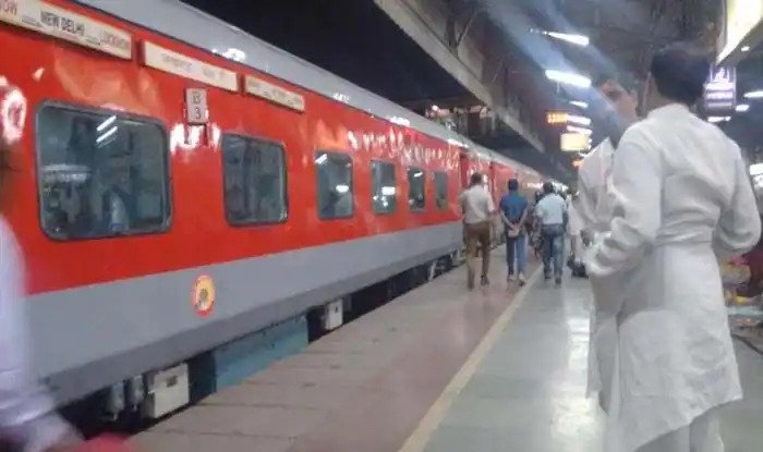 ट्रेन में बुजुर्गों और महिलाओें को अब नहीं होगी दिक्कत, ऐसे करना होगा IRCTC से बुकिंग IRCTC has recently told about special facilities for senior citizens and women. Let us tell you that this facility is already being given,