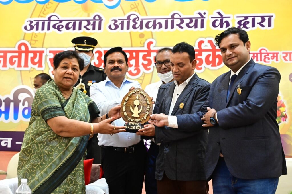 छिन्दवाड़ा में आयोजित अभिनंदन समारोह में बोली राज्यपाल अनुसुईया उइके, बड़े बुजुर्गों के आशीर्वाद से मिली यह उपलब्धि