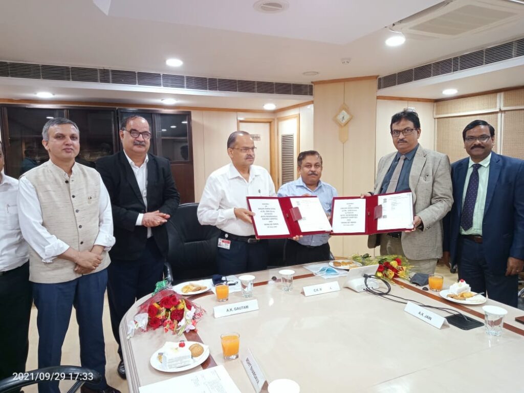 एनटीपीसी-आरईएल ने पहले हरित साविधि ऋण समझौते पर किये हस्ताक्षर National Thermal Power Corporation - Renewable Energy Limited (REL) is a 100% subsidiary of NTPC. REL signs first Green Term Loan Agreement