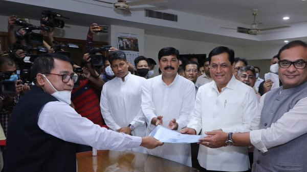 राज्यसभा के लिए निर्विरोध नियुक्त हुए केंद्रीय मंत्री सर्बानंद सोनोवाल, पीएम मोदी ने दी बधाई Union Minister Sarbananda Sonowal was on Monday declared elected unopposed to the Rajya Sabha from Assam. Sonowal is the only