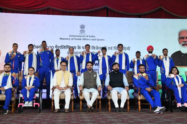 खेल मंत्री श्री अनुराग ठाकुर ने टोक्यो पैरालंपिक खेलों के पदक विजेताओं को किया सम्मानित Para athletes from India created history by winning 19 medals including 5 gold and 8 silver at the Tokyo Paralympic Games.