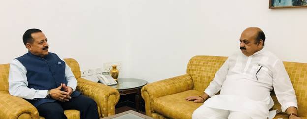 कर्नाटक के मुख्यमंत्री बसवराज बोम्मई ने केंद्रीय मंत्री डॉ. जितेंद्र सिंह से की मुलाकात, कार्मिक मंत्रालय व विज्ञान मंत्रालयों पर हुई चर्चा Chief Minister of Karnataka, Vasavaraj Bommai, presently visiting the national capital, Union Minister of State for Science and Technology
