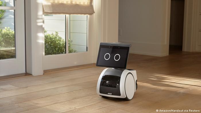 अमेजन ने पेश किया होम असिस्टेंट रोबोट, नाम रखा ‘एस्ट्रो’ Amazon has announced its long-discussed home robot home assistant robot, named Astro. Robot can handle video calls, recognize users