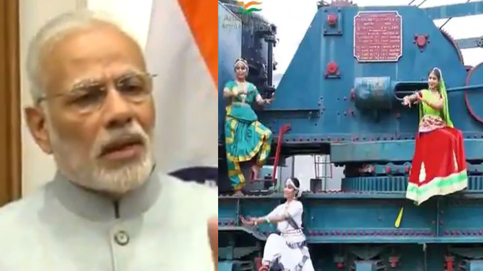 दर्शना जरदोश ने पेश किया ‘मिले सुर मेरा तुम्हारा’ गीत का नया संस्करण, सभी रेलवे कर्मचारियों एवं अधिकारियों ने तैयार कर गाया यह गीत The Minister of State for Railways and Textiles, Smt. Darshana Jardosh dedicated the new version of the song 'Mile Sur Mera Tumhara'