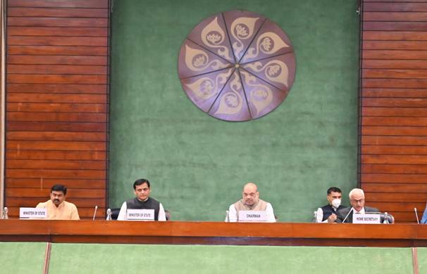 केन्द्रीय गृह एवं सहकारिता मंत्री अमित शाह ने कंसल्टेटिव कमिटी की बैठक में की अध्यक्षता The Union Minister for Home and Cooperation, Shri Amit Shah, chaired the meeting of the Consultative Committee of the Ministry