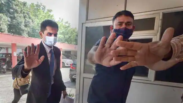 मुंबई पुलिस द्वारा गिरफ्तार किए जाने की आशंका के बीच , समीर वानखेड़े ने खटखटाया बॉम्बे हाई कोर्ट का दरवाजा