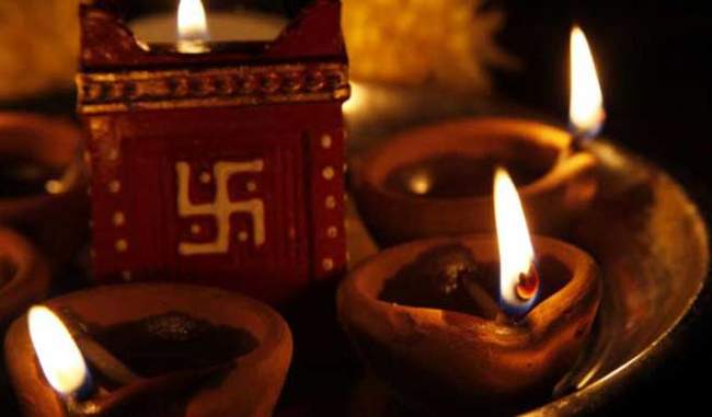 आज से शुरू हुआ कार्तिक मास, जानें इस महीने में कौन सा काम करना है वर्जित Kartik month has started. Lord Vishnu and Mata Lakshmi are worshiped in this month. Donation, fasting, chanting and penance are of great