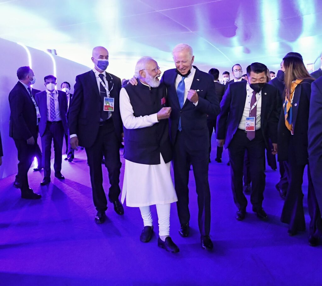 जी20 शिखर सम्मेलन में भाग लेने पहुंचे पीएम मोदी जो बाइडेन और इमैनुएल मैक्रों से भी की मुलाकात Prime Minister Narendra Modi, who visited Italy to attend the 16th G20 summit, is present in the capital Rome today. Attending the