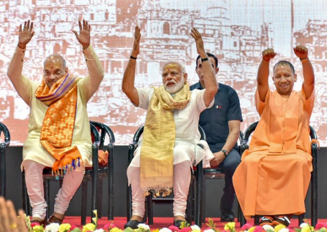 प्रधानमंत्री नरेन्द्र मोदी समेत देश के कई नेताओं ने देशवासियों को दी विजयादशमी की शुभकामनाएँ
