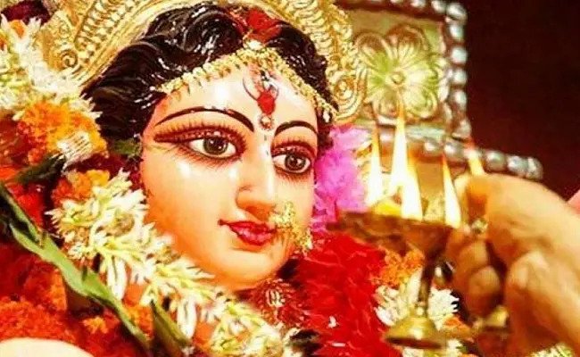 शारदीय नवरात्रि: 7 अक्टूबर से शुरू हो रहे हैं नवरात्र व्रत, कुछ ऐसे शुरू करें कलश स्थापना की तैयारी In Hinduism, the festival of Navratri is celebrated 4 times a year, but Chaitra and Shardiya Navratri are the most special.