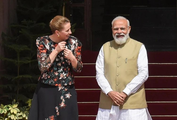पीएम मोदी ने डेनमार्क के पीएम मेटे फ्रेडरिकसेन के साथ की द्विपक्षीय वार्ता Prime Minister Narendra Modi and Danish Prime Minister Mette Fredriksson held bilateral talks at Hyderabad House on Saturday. Mette