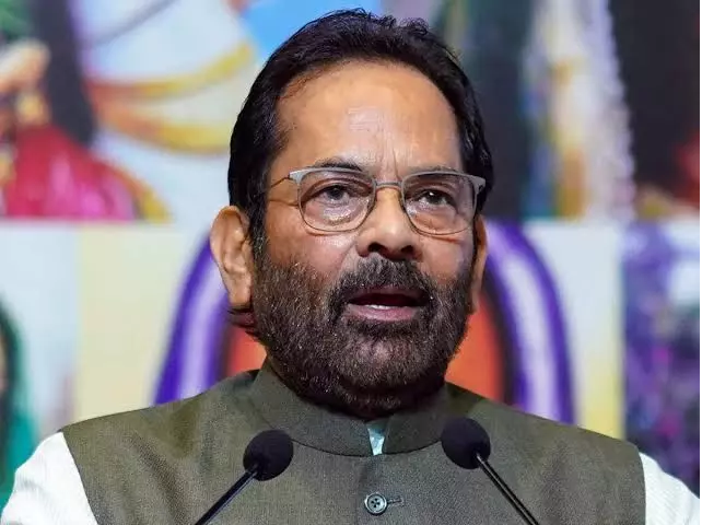 भारत की संस्कृति, परंपराओं और संविधान ने “विविधता में एकता” के धागे को किसी भी परिस्थिति में कमजोर नहीं होने दिया- मुख्तार अब्बास नकवी