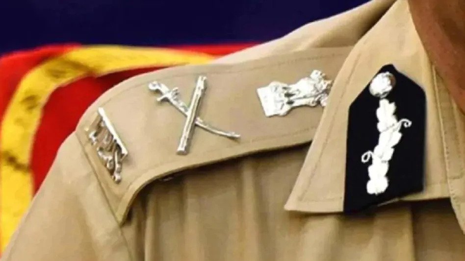 उत्तर प्रदेश में पुलिस विभाग में बड़ा फेरबदल, 14 IPS के किए ट्रांसफर The Yogi Adityanath government of Uttar Pradesh has made a big change in the police department of the state. 14 IPS in the state while