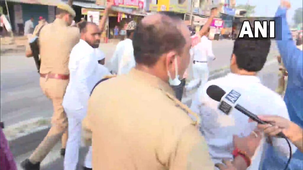 25 लाख की चोरी के मामले में सफाईकर्मी की हिरासत में मौत, आगरा जा रहीं प्रियंका गांधी हिरासत में Congress general secretary Priyanka Gandhi has been detained on the expressway in Agra. It is alleged that the name of Arun Kumar