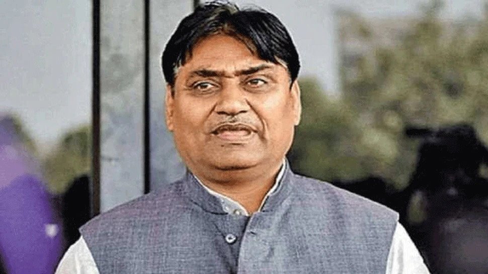 राजस्थान: शिक्षामंत्री जीएस डोटासरा के बिगड़ें बोल, महिला कर्मचारी तो लेकर कही इतनी बड़ी बात… The statement of the education minister of a state that women employees fight with each other, due to which the principal and teachers