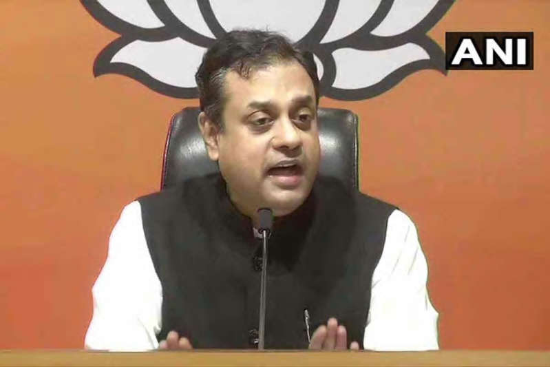 लखीमपुर खीरी मुद्दे पर बोले बीजेपी प्रवक्ता संबित पात्रा, अपने परिवार की नय्या को डूबने से बचाने के लिए भुना रहे राहुल गांधी Bharatiya Janata Party's national spokesperson Sambit Patra held a press conference on Wednesday and accused Rahul Gandhi