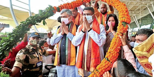 केंद्रीय मंत्री धर्मेंद्र प्रधान और अश्विनी वैष्णव ने ‘ओडिशा के गुमनाम नायकों’ के विशेष कवर का किया अनावरण