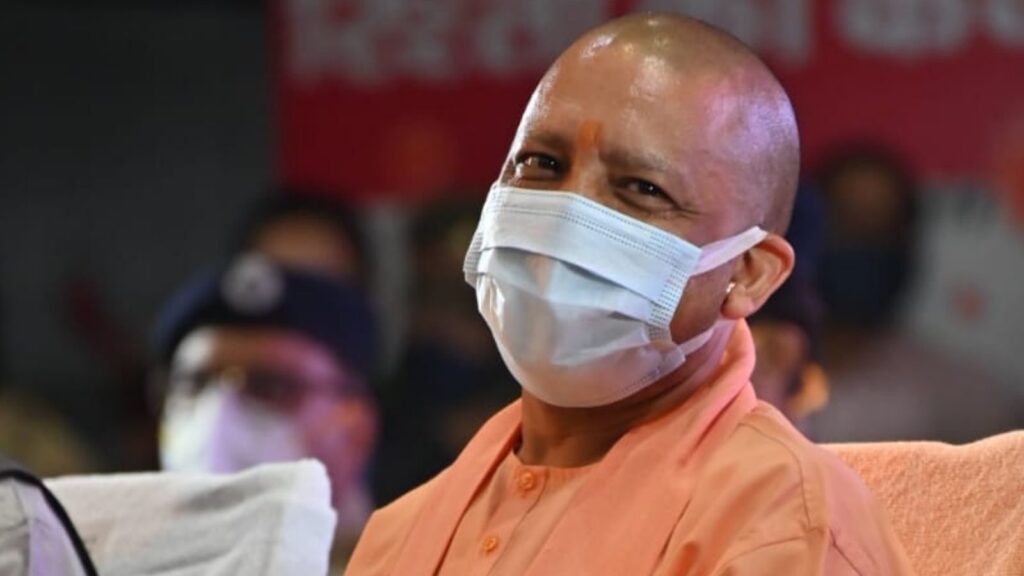 सीएम योगी का बड़ा ऐलान, मनरेगा कर्मियों को HR पॉलिसी के साथ मिलेगी मेडिकल और इमरजेंसी लीव Before the assembly elections, the Yogi government of UP is opening the boxes of new gifts for the people. Now the Yogi government