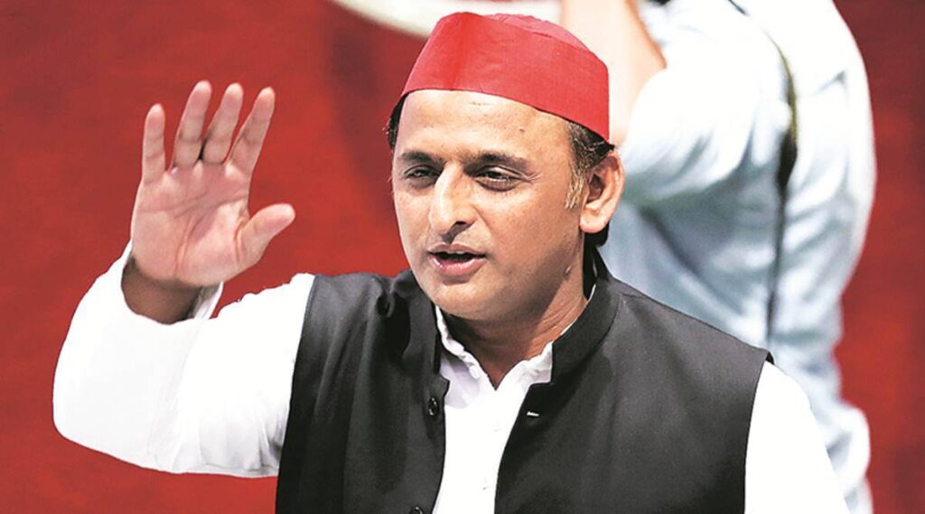 अखिलेश यादव ने आजमगढ़ में बांटे लैपटॉप, बीजेपी पर कसा तंज Samajwadi Party President Akhilesh Yadav attacked the ruling Bharatiya Janata Party and said that in the coming assembly elections, BJP's