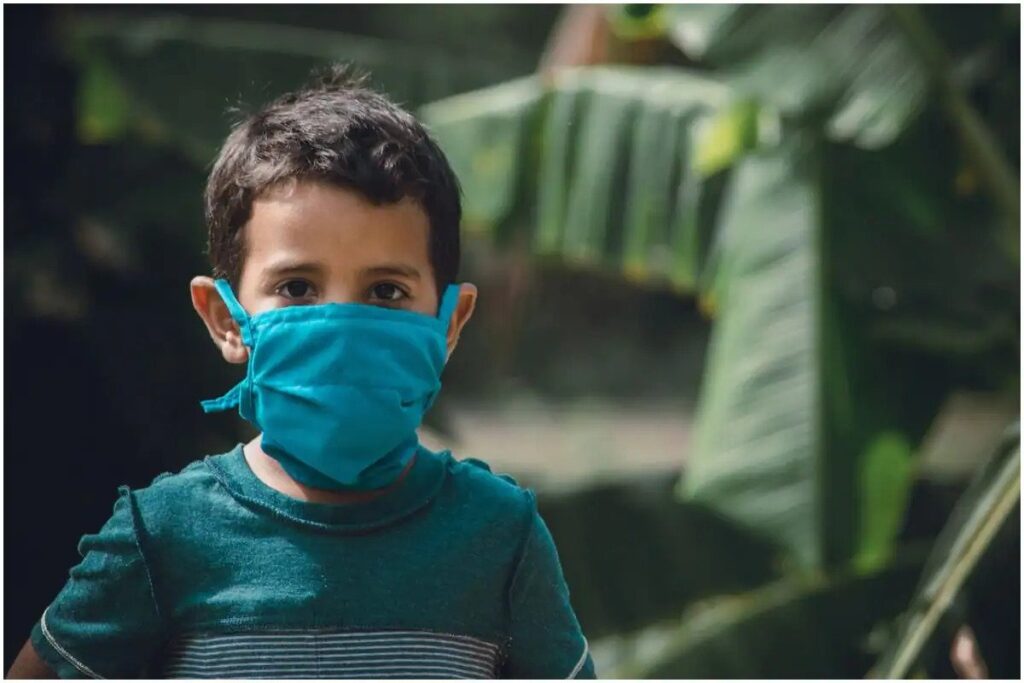 The third wave is expected to arrive in Kodagu district of Karnataka, Corona. In a school here, 32 students have been found corona infected.
