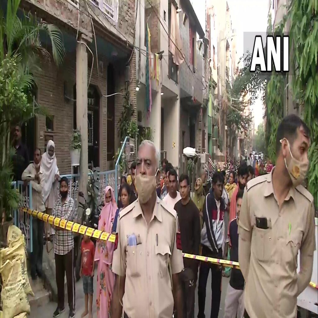 दिल्ली: ओल्ड सीमापुरी के एक घर में लगी भीषण आग, 4 लोगों की मौत
