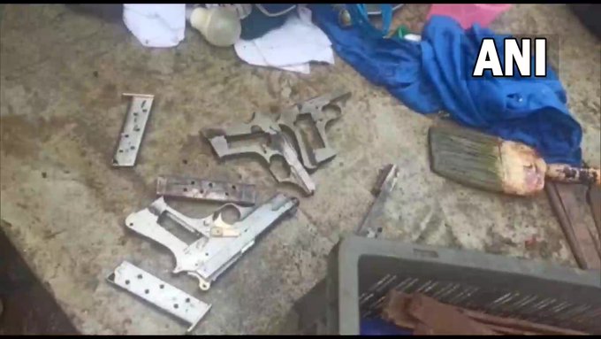 पश्चिम बंगाल के आसनसोल में पुलिस ने किया अवैध हथियार फैक्ट्री का भंडाफोड़, दो गिरफ्तार