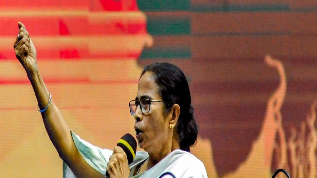 मुझे हिंदू होने पर गर्व है और मुझे कैरेक्टर सर्टिफिकेट देने का अधिकार बीजेपी को नहीं है- सीएम ममता बनर्जी West Bengal Chief Minister Mamata Banerjee has sounded the election bugle in BJP-ruled Goa. “In a state like Goa, rich in culture