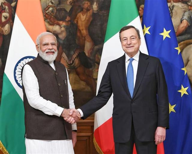 प्रधानमंत्री ने भारतविदों और संस्कृतविदों, इटली के हिंदू संघ के प्रतिनिधियों और इस्कॉन के प्रतिनिधियों से की मुलाकात The Prime Minister, Shri Narendra Modi, met and interacted with Indologists and Sanskrit experts from Italian universities.