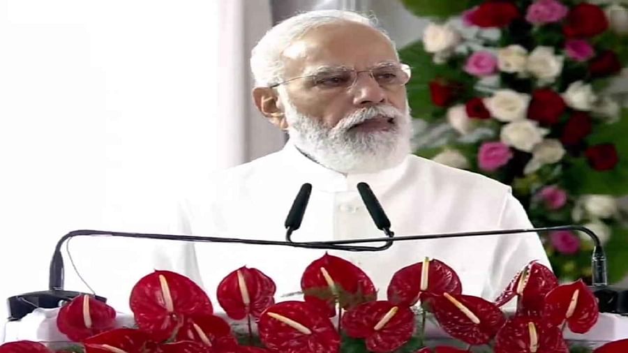 “भगवान बुद्ध का संदेश ‘अप्प दीपो भव’ भारत के लिए आत्मनिर्भर बनने की प्रेरणा है” The Prime Minister, Shri Narendra Modi, participated in a program organized on the occasion of Abhidhamma Divas at Mahaparinirvana