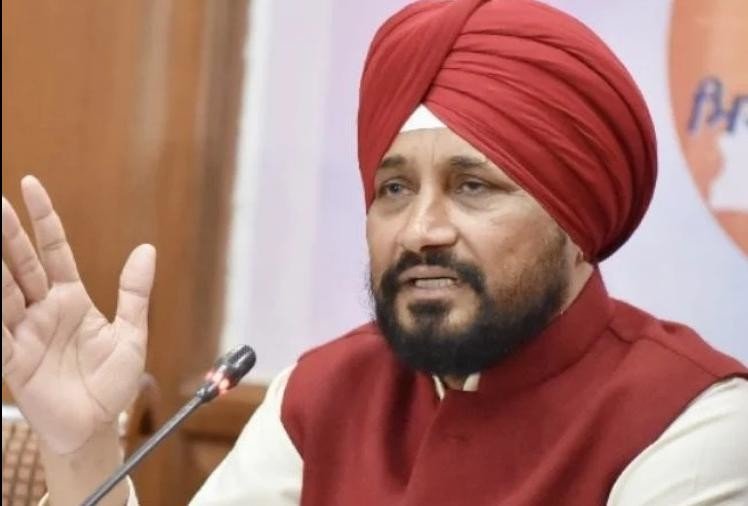 काम नही आ रहे सिद्धू के दांव, अब सीएम चन्नी को हाईकमान ने दी चुनावी रणनीति बनाने की जिम्मेदारी
