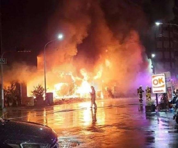 ताइवान में 13 मंजिला इमारत में लगी भीषण आग, जिंदा जल गए 46 लोग A massive fire broke out in a 13-storey building in southern Taiwan. 46 people were burnt alive in this fire. Close to 50 are scorched.