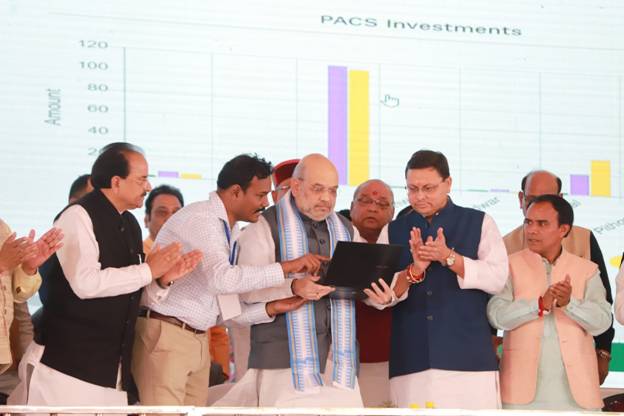 मोदी जी ग़रीब के घर से आते हैं और ग़रीब का दर्द उनके दिल में रहता है- केन्द्रीय गृह मंत्री अमित शाह The Union Minister for Home and Cooperation, Shri Amit Shah, during his visit to Uttarakhand today visited the Chief Minister