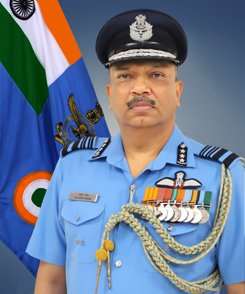 एयर मार्शल संदीप सिंह एवीएसएम वीएम ने वायुसेना उप प्रमुख का पदभार संभाला Air Marshal Sandeep Singh AVSM VM took over as the Deputy Chief of the Air Staff (VCAS) on 1 October 2021. He is an alumnus