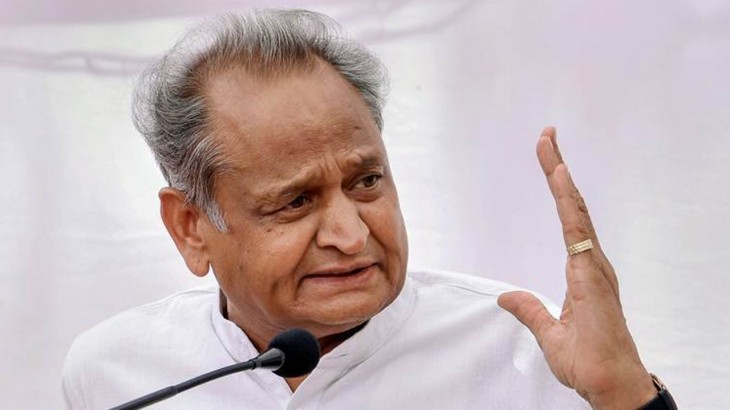 मंच पर भाषण दे रहे यूथ कांग्रेस के नेता हॉर्ट अटैक से मौत, सीएम गहलोत ने जी जानकारी by-elections in two seats of Rajasthan, a leader died on Tuesday while giving a speech on the stage of CM Gehlot.