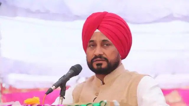 चरणजीत सिंह चन्नी ने की मेरा घर मेरा नाम नामक स्कीम की घोषणा, 52 लाख परिवार होंगे लाभान्वित Punjab Chief Minister Charanjit Singh Channi made several important announcements in the press conference today. He said that free registry