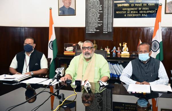 महात्मा गांधी नरेगा योजना के लिए सीआरआईएसपी-एम उपकरण लॉन्च Climate for Integration of Climate Information in Geographic Information System (GIS) based watershed plan under Mahatma Gandhi NREGA