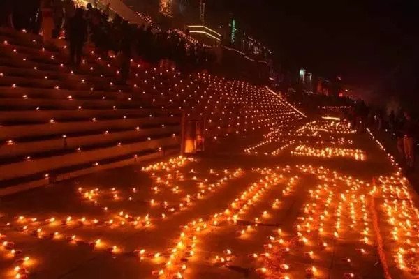 Kartik Purnima has a special significance in Hinduism and on this day a bath is taken in the holy river. It is believed that after offering