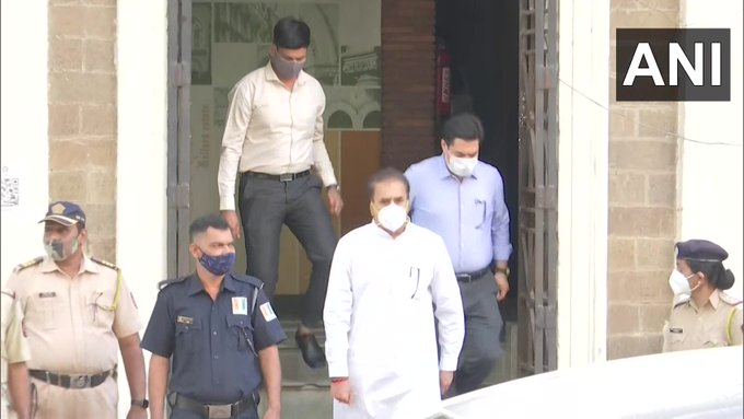 15 नवंबर तक ईडी की हिरासत में भेजे गए महाराष्ट्र के पूर्व गृह मंत्री अनिल देशमुख Former Maharashtra Home Minister Anil Deshmukh has been sent to Enforcement Directorate (ED) custody till November 15