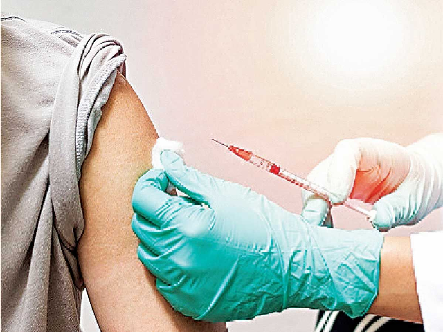 टीकाकरण अभियान में भाजपा शासित प्रदेश आगे
