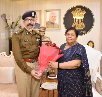 राज्यपाल उइके से नवनियुक्त पुलिस महानिदेशक ने की सौजन्य भेंट