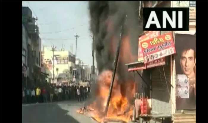 उत्तर प्रदेश: मेरठ के मवाना कस्बे के एक दुकान में लगी भीषण आग, 3 लोगों की मौत, 4 लोग घायल